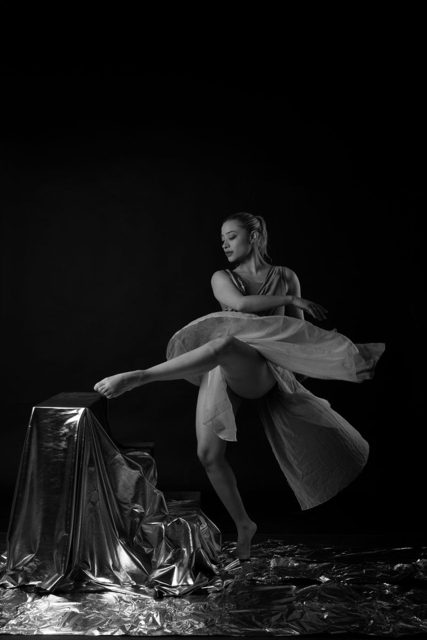 Bailarina contemporânea — performances
